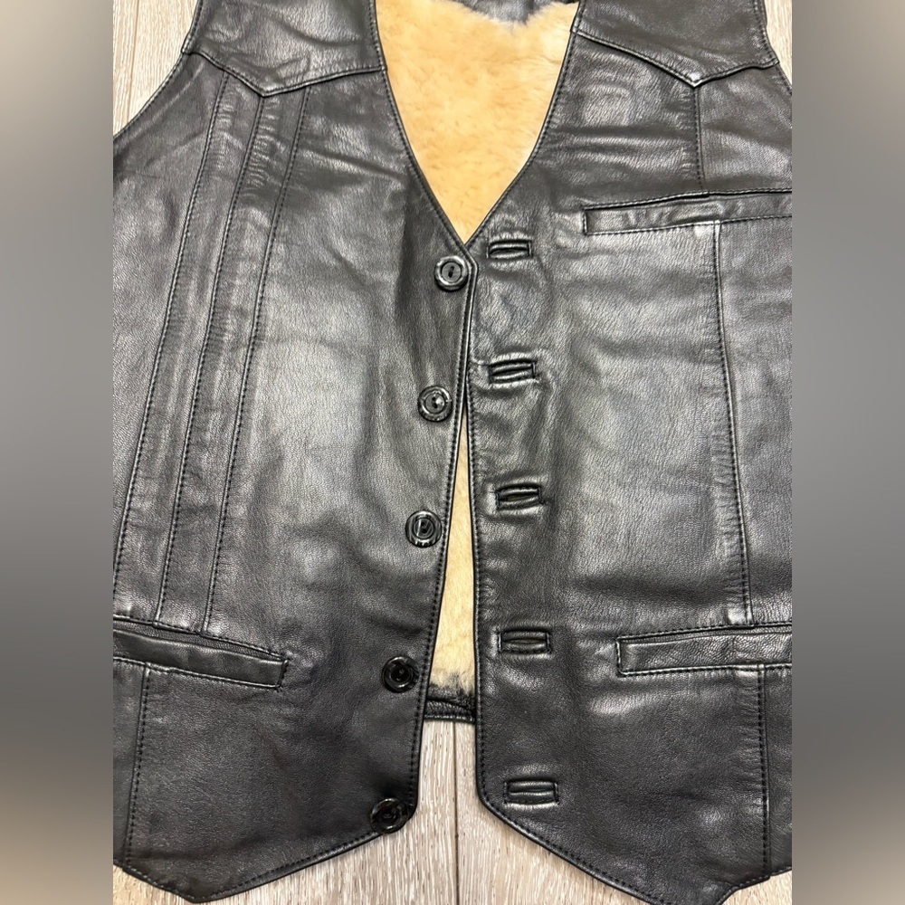Golden Swallon Black Leather Vest for Men - Picture 3 of 9